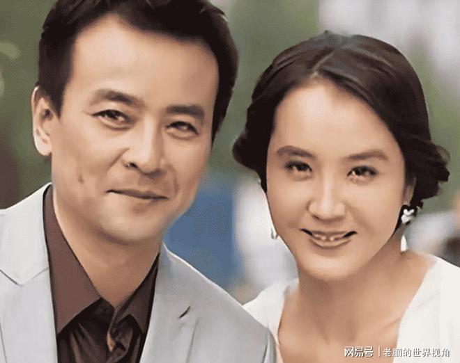 恩愛十幾年難抵殘酷現(xiàn)實(shí)？羅鋼娶小23歲郝蕾年齡差原來不算坎(圖7)